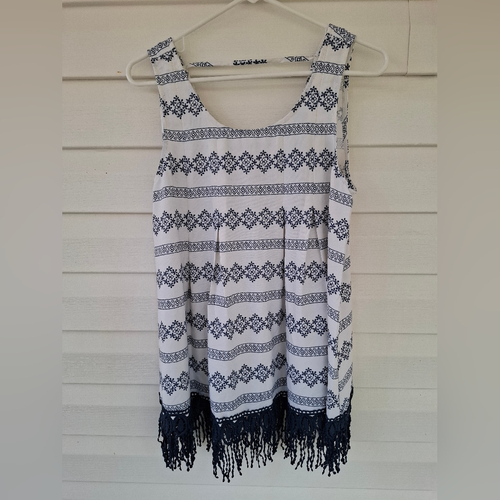 Entro  Sleeveless Fringe Hem Boho Top Size Medium